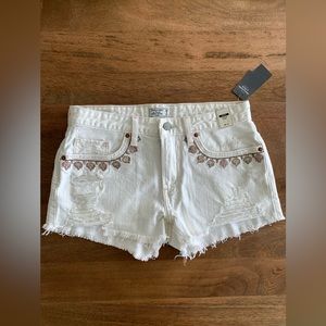 Harper Low Rise White Shorts - Abercrombie